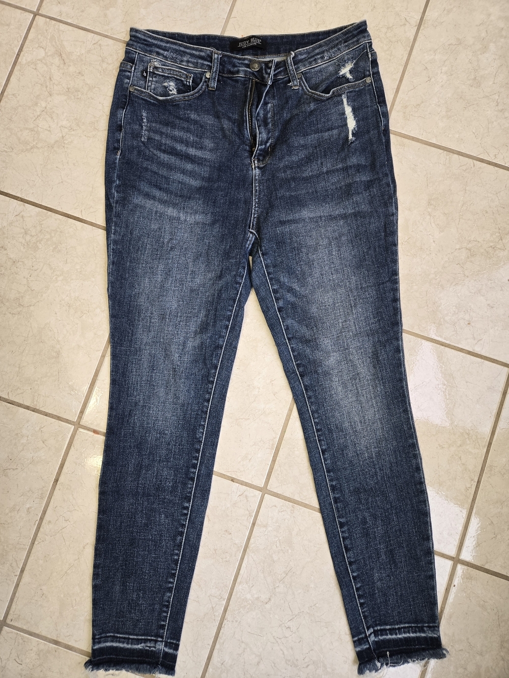 Judy Blue Dark Indigo Skinny Jeans with Subtle Distress Size 15/32 - Picture 3 of 6